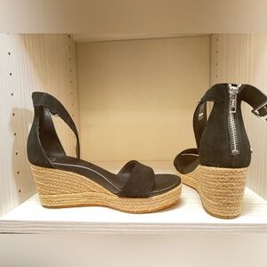 UGG Black and Tan Wedge Sandals. Worn 3x.